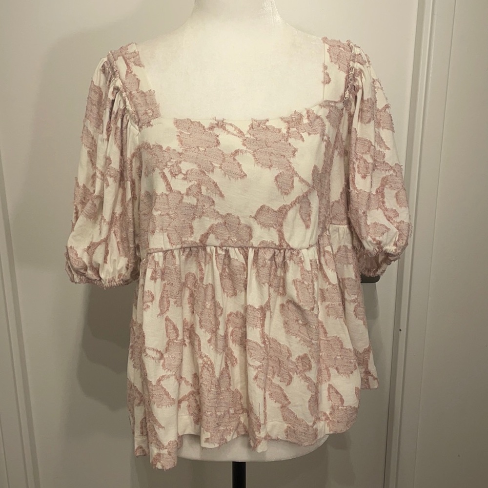 ANTHROPOLOGIE TOP size M.    $49